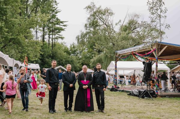 Mons. Ján Kuboš navštívil slovenských veriacich v Chicagu